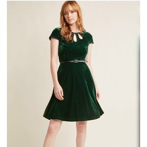 Modcloth Tri Keyhole A Line Dress in Emerald